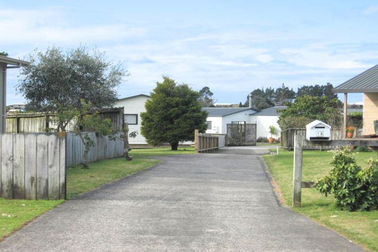 Photo of property in 12 Willow Grove, Tairua, 3508