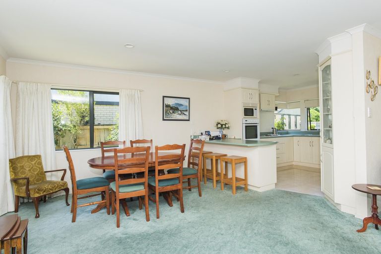 Photo of property in 4 Coulston Place, Riverdale, Gisborne, 4010