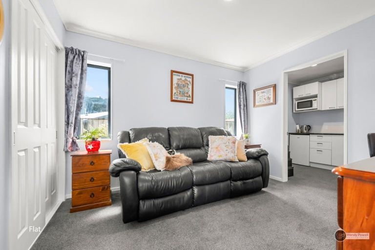 Photo of property in 5 Sapphire Grove, Birchville, Upper Hutt, 5018