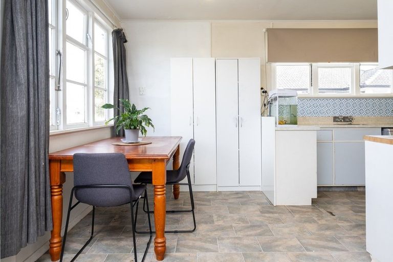 Photo of property in 17 Neal Crescent, Onekawa, Napier, 4110