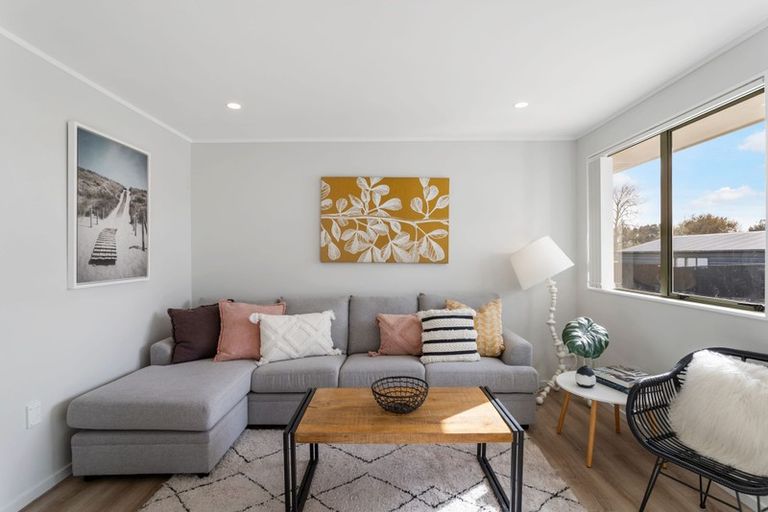 Photo of property in 10a Cramond Drive, Mangere East, Auckland, 2024