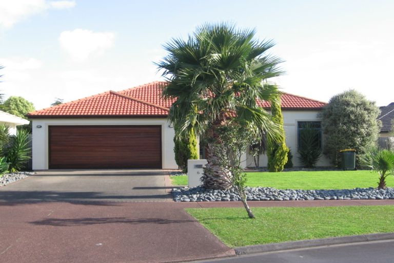 Photo of property in 6 Connemara Court, West Harbour, Auckland, 0618