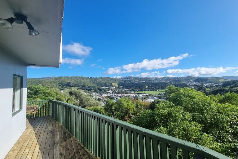 Photo of property in 20 Bay Lair Grove, Island Bay, Wellington, 6023