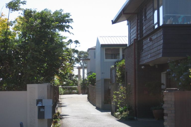 Photo of property in 10 Castor Bay Road, Castor Bay, Auckland, 0620