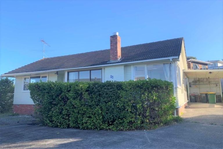 Photo of property in 1/26 Becroft Drive, Forrest Hill, Auckland, 0620