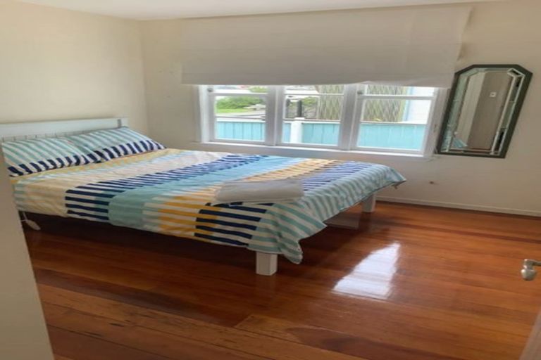 Photo of property in 27 Moana Road, Plimmerton, Porirua, 5026