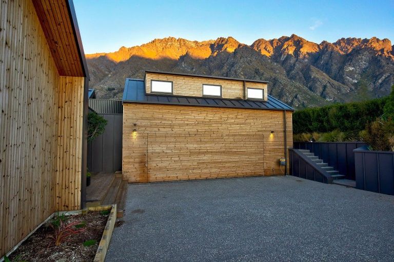 Photo of property in 6 Stockyard Lane, Jacks Point, Queenstown, 9371