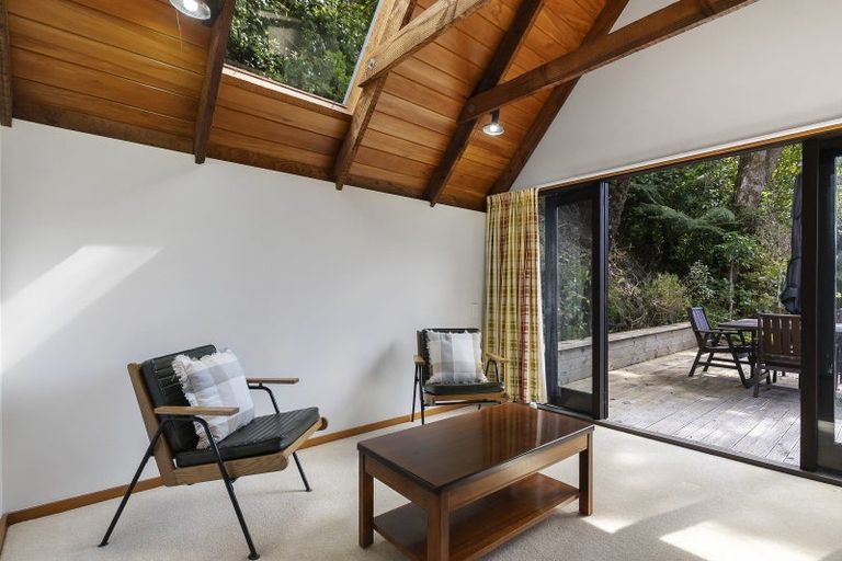 Photo of property in 18 Marama Terrace, Eastbourne, Lower Hutt, 5013