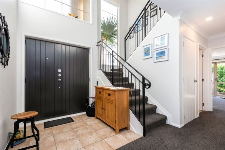 Photo of property in 17 Dunloy Place, East Tamaki Heights, Auckland, 2016