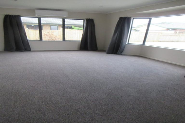 Photo of property in 41 Mary Huse Grove, Manor Park, Lower Hutt, 5019