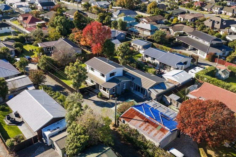 Photo of property in 18 Croziers Road, St Albans, Christchurch, 8052