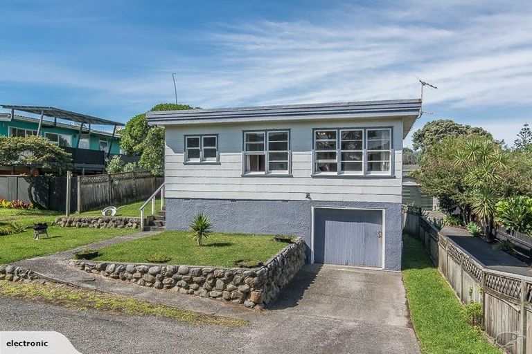Photo of property in 4 Jeep Road, Raumati South, Paraparaumu, 5032