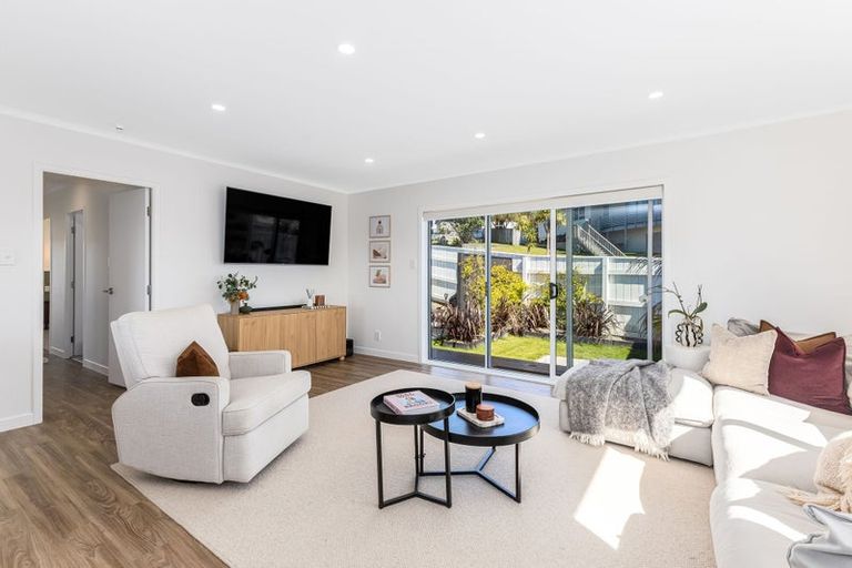 Photo of property in 11 Parkinson Close, Whitby, Porirua, 5024