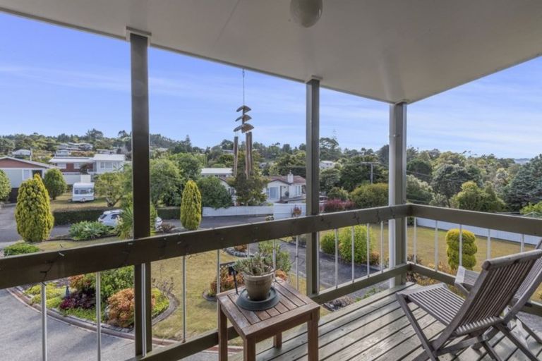 Photo of property in 27 Memorial Drive, Parahaki, Whangarei, 0112