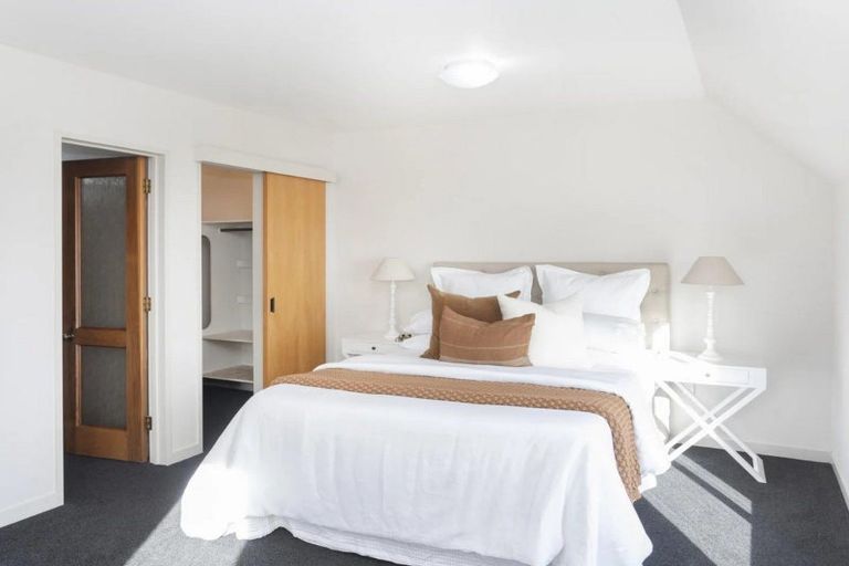 Photo of property in 1/17 Moncks Spur Road, Redcliffs, Christchurch, 8081