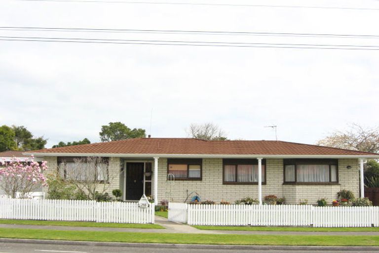 Photo of property in 288b Mangorei Road, Merrilands, New Plymouth, 4312