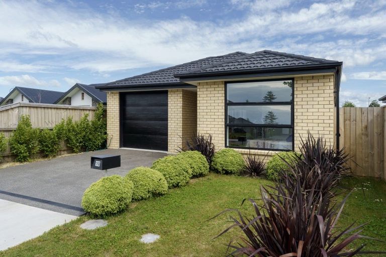 Photo of property in 10 Tara Crescent, Woodend, 7610
