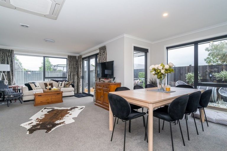 Photo of property in 13 Smiley Place, Mosgiel, 9024