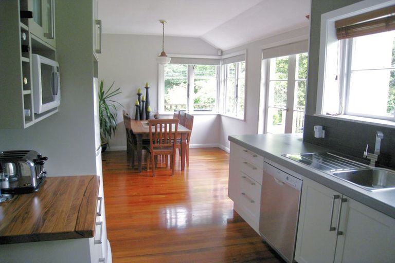 Photo of property in 46 Sunshine Avenue, Karori, Wellington, 6012