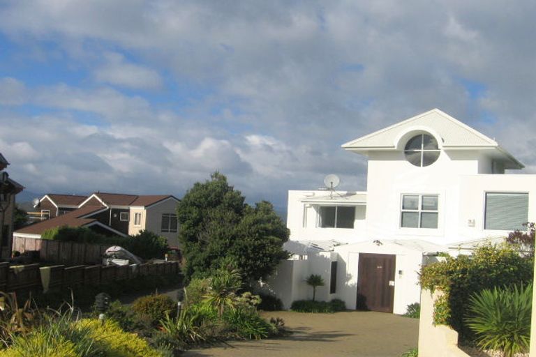 Photo of property in 13 George Gee Drive, Korokoro, Lower Hutt, 5012