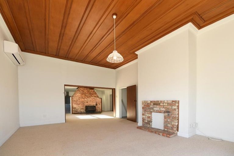 Photo of property in 63 Glendevon Place, Vauxhall, Dunedin, 9013