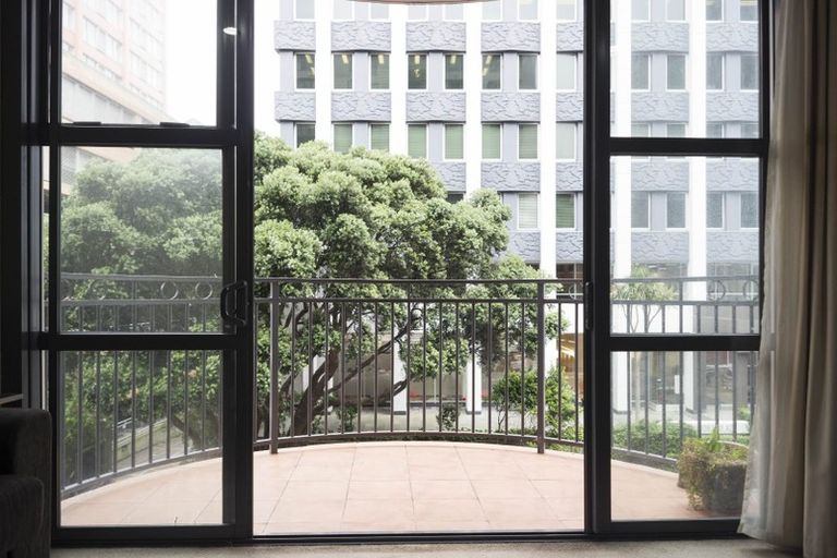 Photo of property in Atrium Apartments, 2c/154 The Terrace, Wellington Central, Wellington, 6011