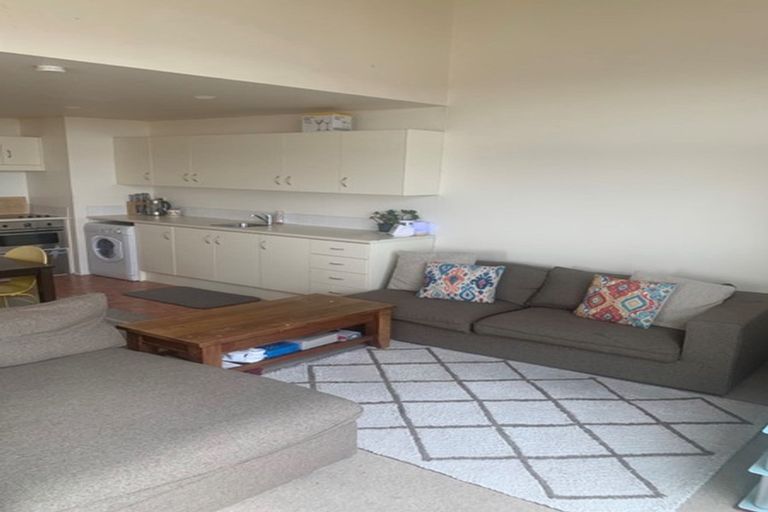 Photo of property in 1f/30 Westward Ho, Glen Eden, Auckland, 0602