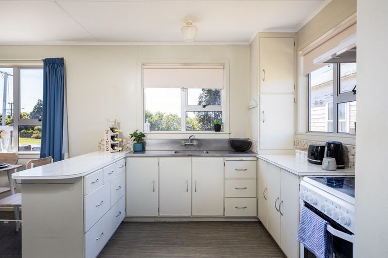 Photo of property in 14 Mcnaughton Street, Waitara, 4320