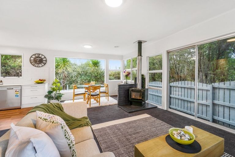 Photo of property in 340a West Coast Road, Glen Eden, Auckland, 0602