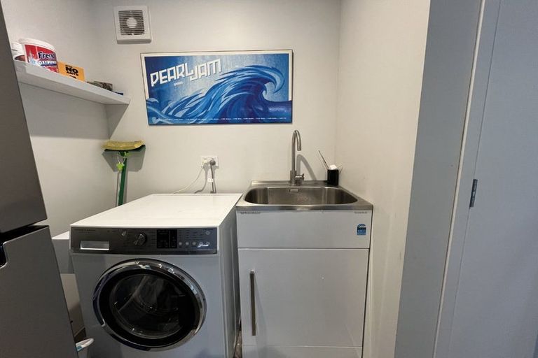 Photo of property in 10 Discovery Place, Marfell, New Plymouth, 4310