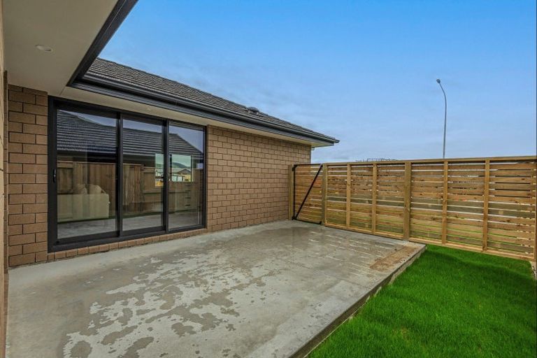 Photo of property in 72 Atlantic Drive, Fitzherbert, Palmerston North, 4410