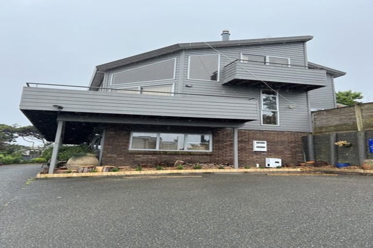 Photo of property in 86 Hadfield Street, Beach Haven, Auckland, 0626