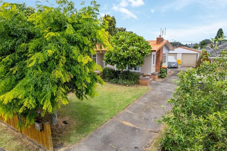 Photo of property in 15 Fraser Road, Papatoetoe, Auckland, 2025