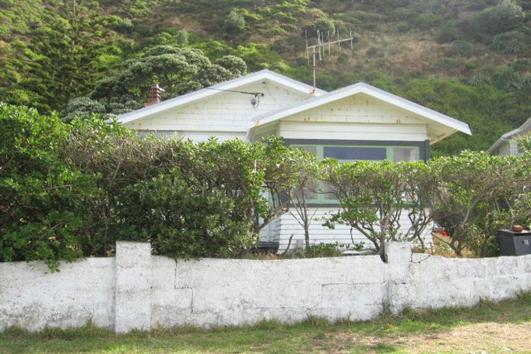Photo of property in 1/158 Breaker Bay Road, Breaker Bay, Wellington, 6022