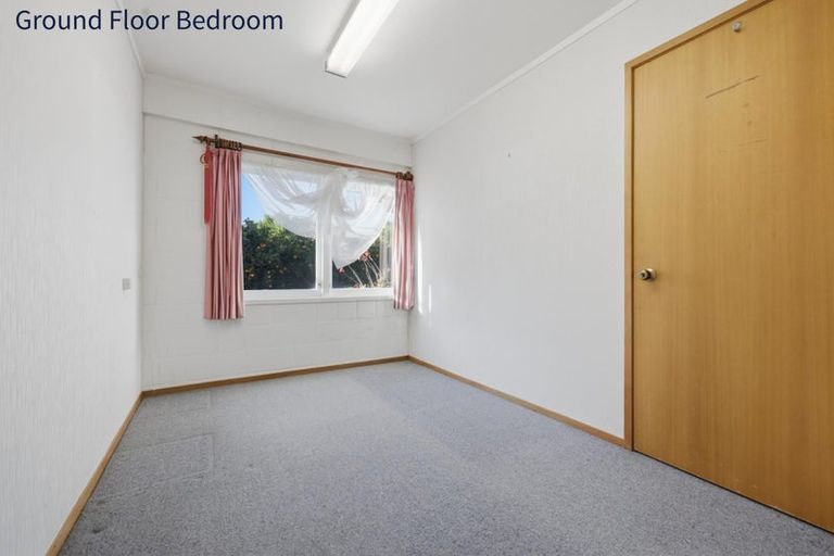 Photo of property in 16 Highlight Parade, Te Atatu South, Auckland, 0610