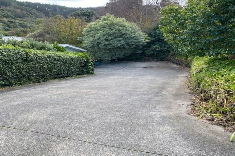 Photo of property in 27 Olivia Crescent, Tawa, Wellington, 5028
