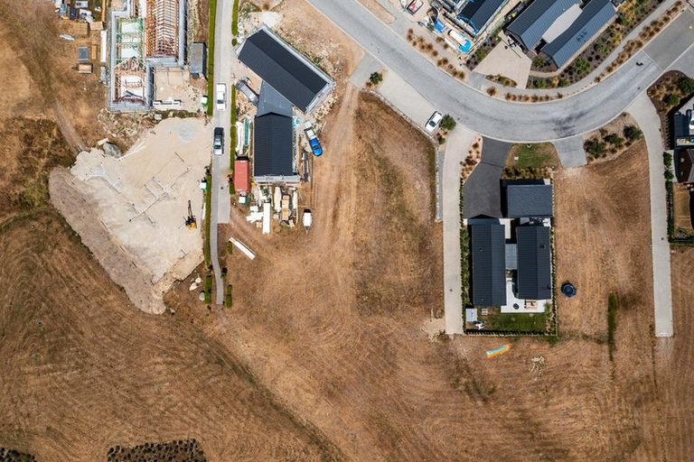 Photo of property in 42 Cunninghams Drive, Jacks Point, Queenstown, 9371