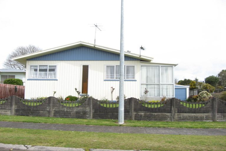 Photo of property in 11 Puriri Street, Inglewood, 4330