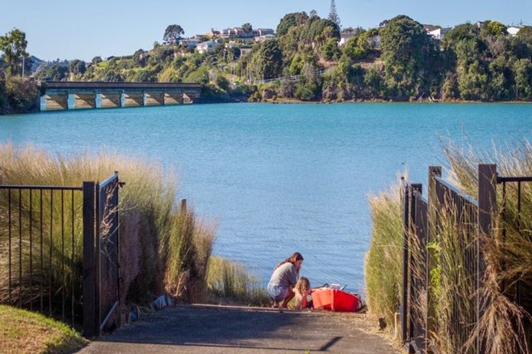 Photo of property in 48 Wainui Road, Raglan, 3225