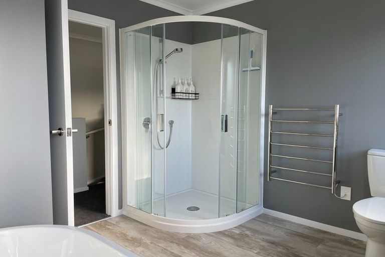 Photo of property in 34 Ruahine Street, Trentham, Upper Hutt, 5018