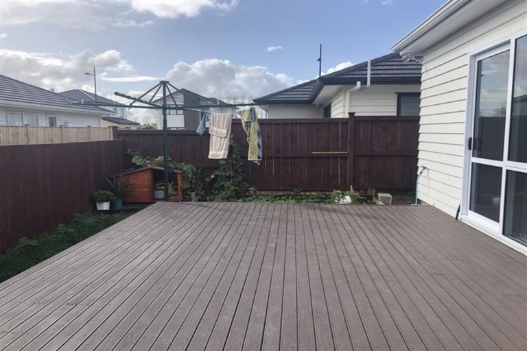 Photo of property in 17 Koroheke Road, Takanini, 2110