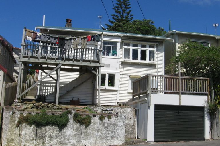 Photo of property in 47 Rolleston Street, Mount Cook, Wellington, 6021