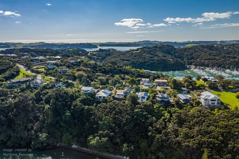 Photo of property in 84 Doves Bay Road, Kerikeri, 0294