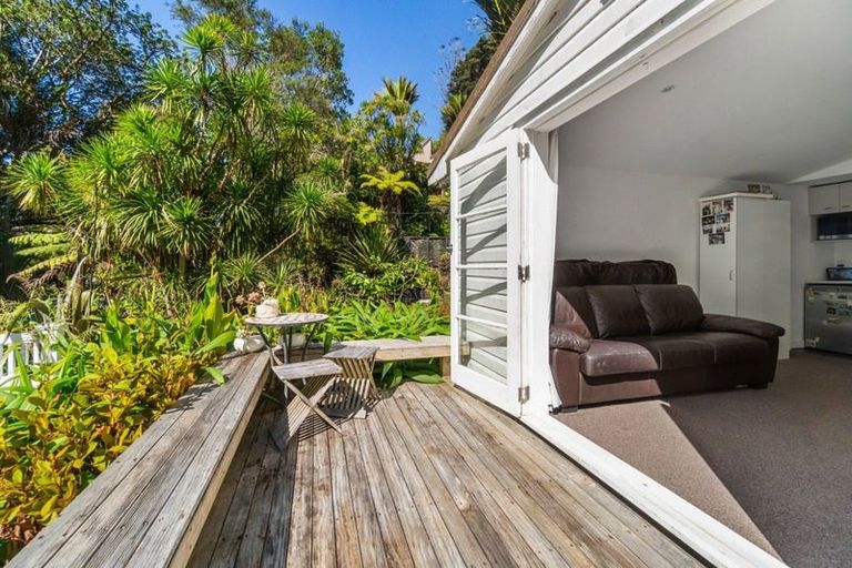 Photo of property in 31 Valley Road, Titirangi, Auckland, 0604