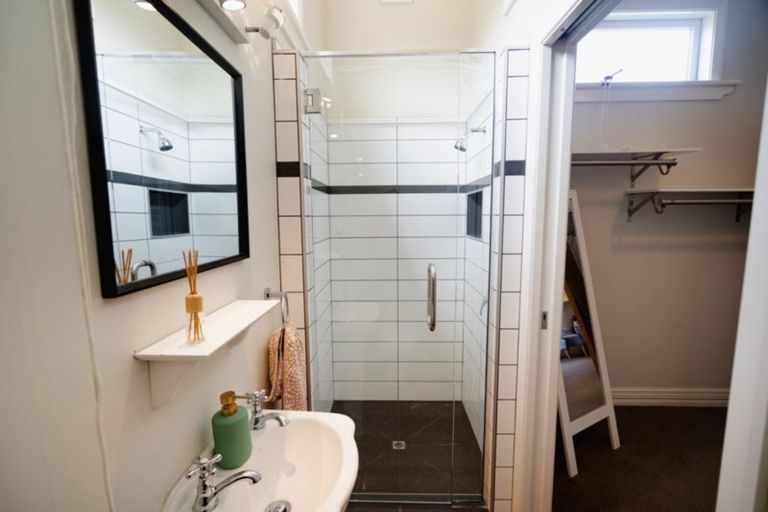 Photo of property in 73 Royal Crescent, Saint Kilda, Dunedin, 9012