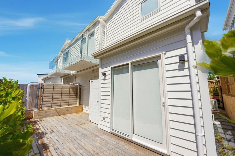 Photo of property in 6c Law Street, Torbay, Auckland, 0630