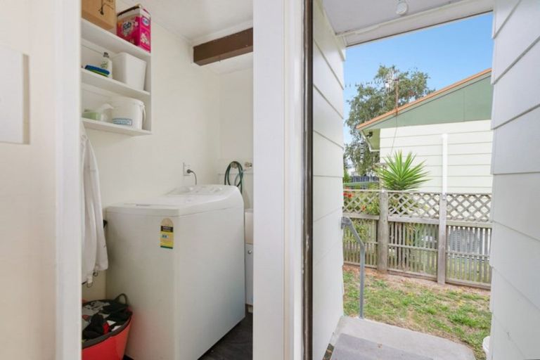 Photo of property in 52b Pohutukawa Drive, Owhata, Rotorua, 3010