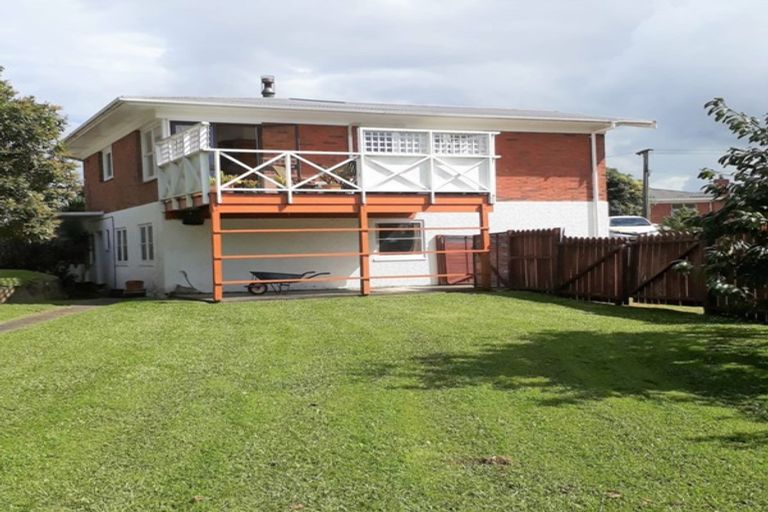 Photo of property in 12 Norfolk Rise, Waiuku, 2123