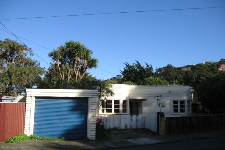 Photo of property in 35 Cluny Road, Plimmerton, Porirua, 5026