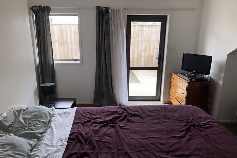 Photo of property in 11b Kiwi Esplanade, Mangere Bridge, Auckland, 2022